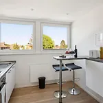 Apartamento Your Away From - A Workplace In Every
